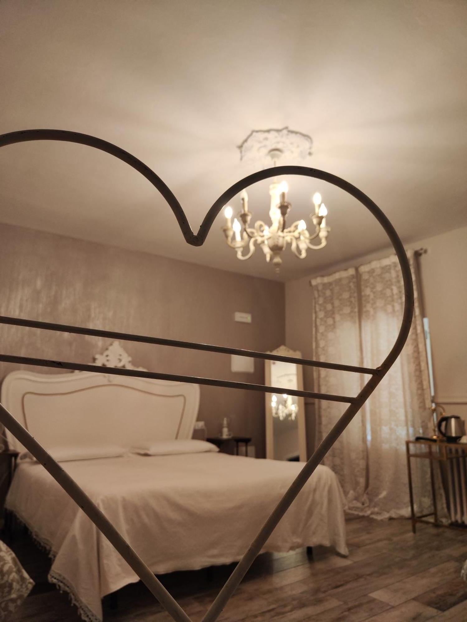 Garda Relais Antica Romelia Bed and Breakfast Montichiari Exteriör bild
