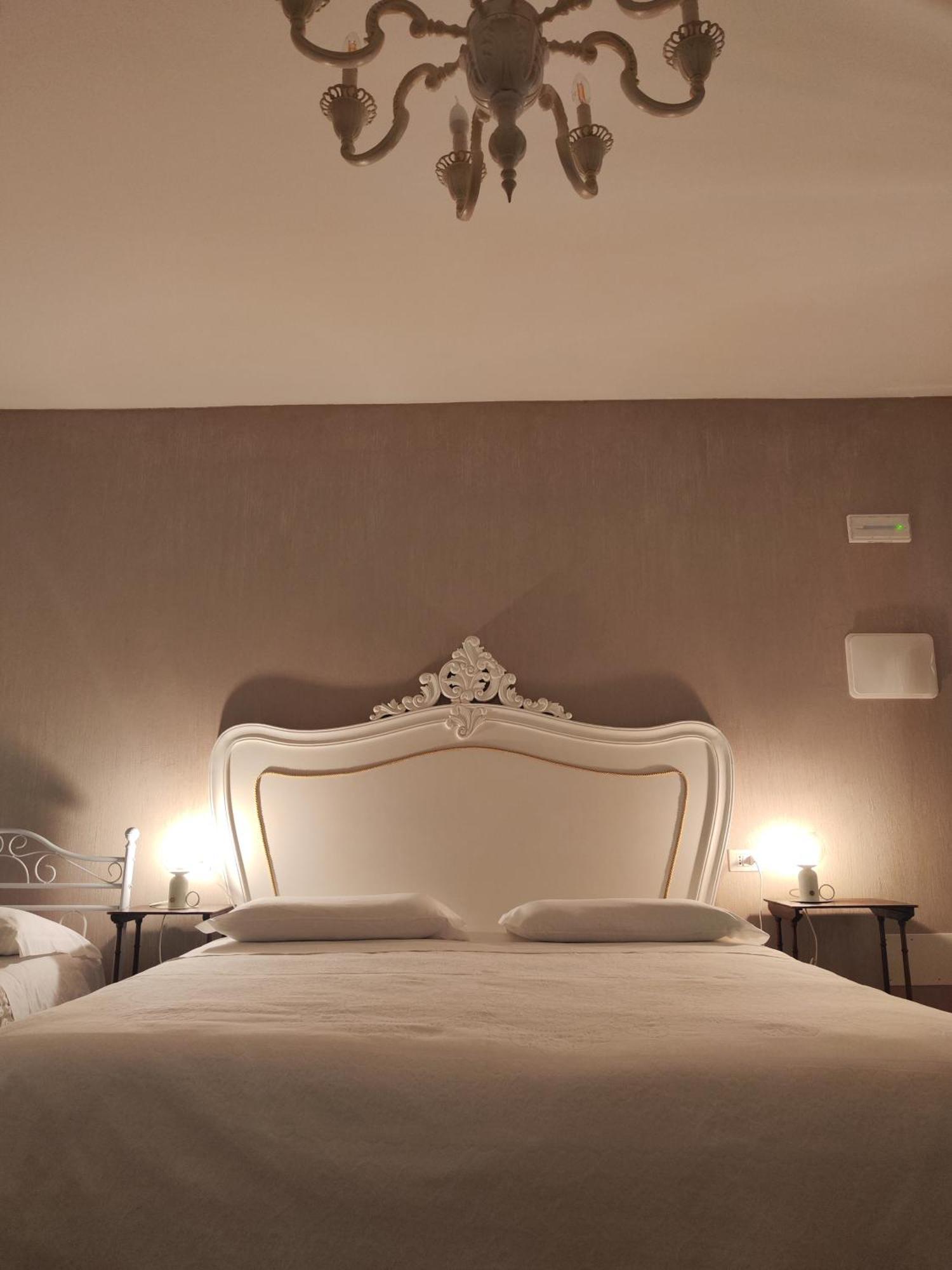 Garda Relais Antica Romelia Bed and Breakfast Montichiari Exteriör bild