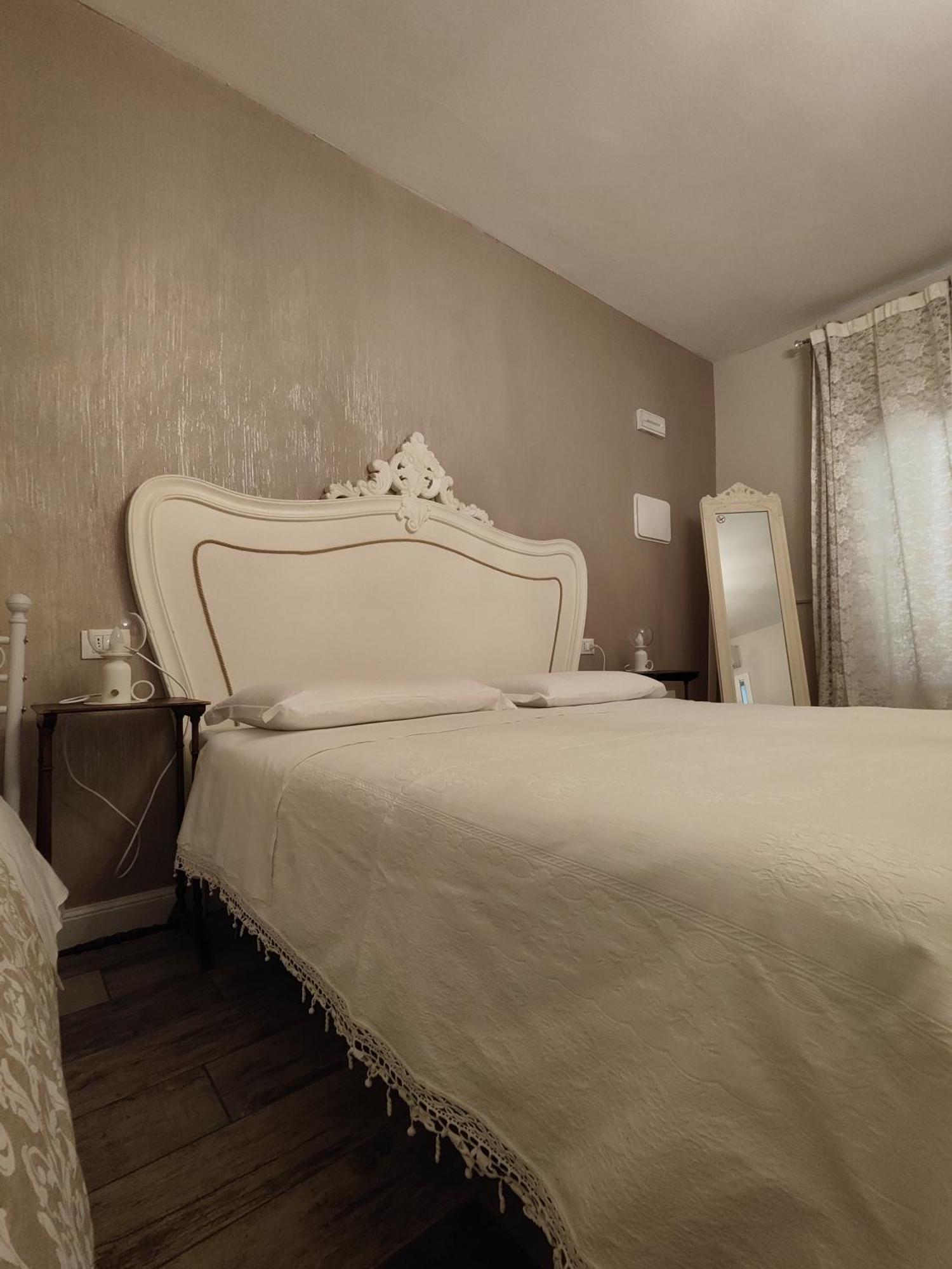 Garda Relais Antica Romelia Bed and Breakfast Montichiari Exteriör bild
