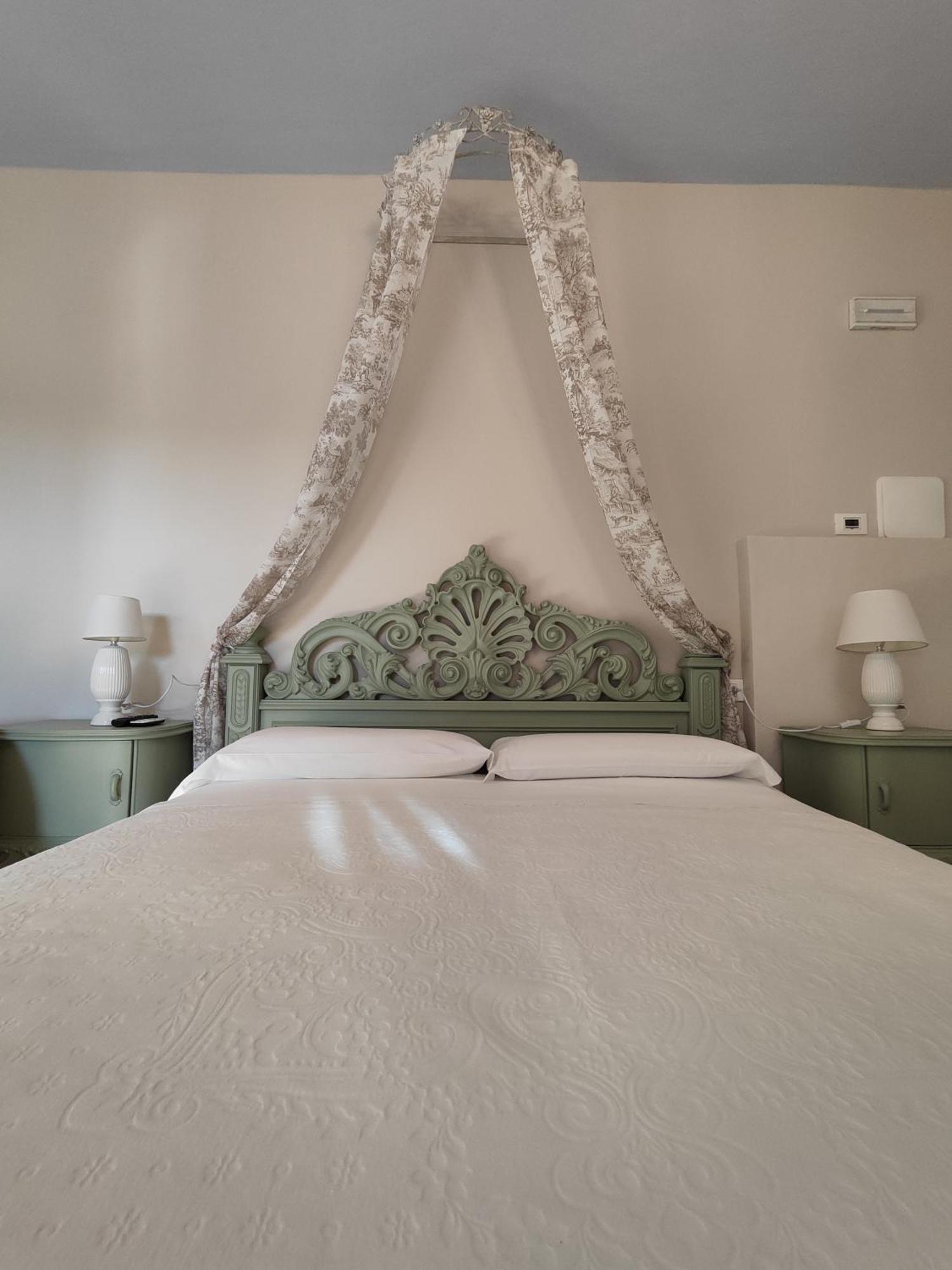 Garda Relais Antica Romelia Bed and Breakfast Montichiari Exteriör bild