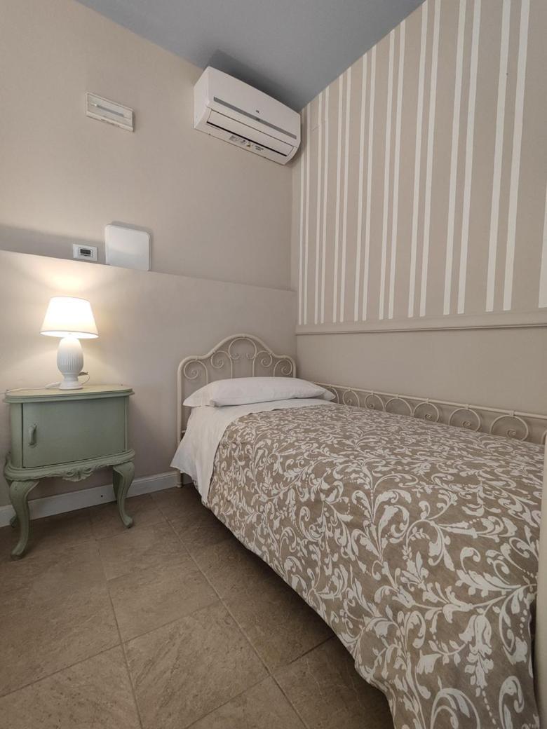 Garda Relais Antica Romelia Bed and Breakfast Montichiari Exteriör bild
