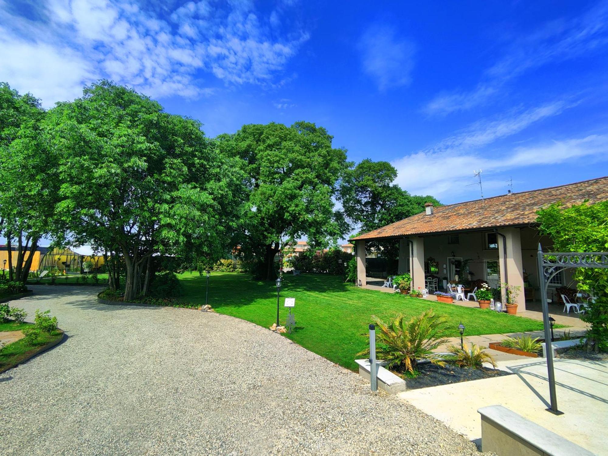 Garda Relais Antica Romelia Bed and Breakfast Montichiari Exteriör bild